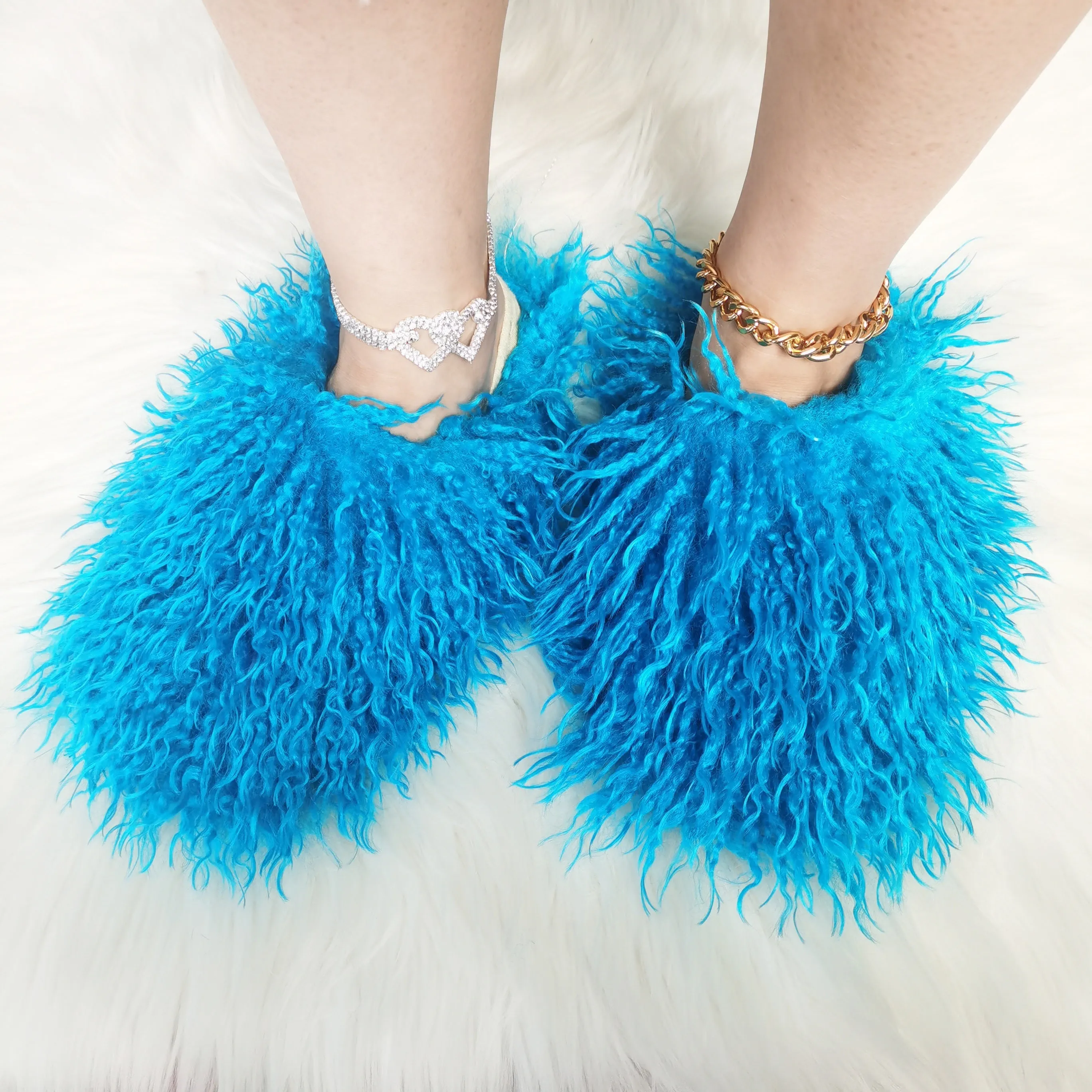 Color Casual Shaggy  Walk In Slippers