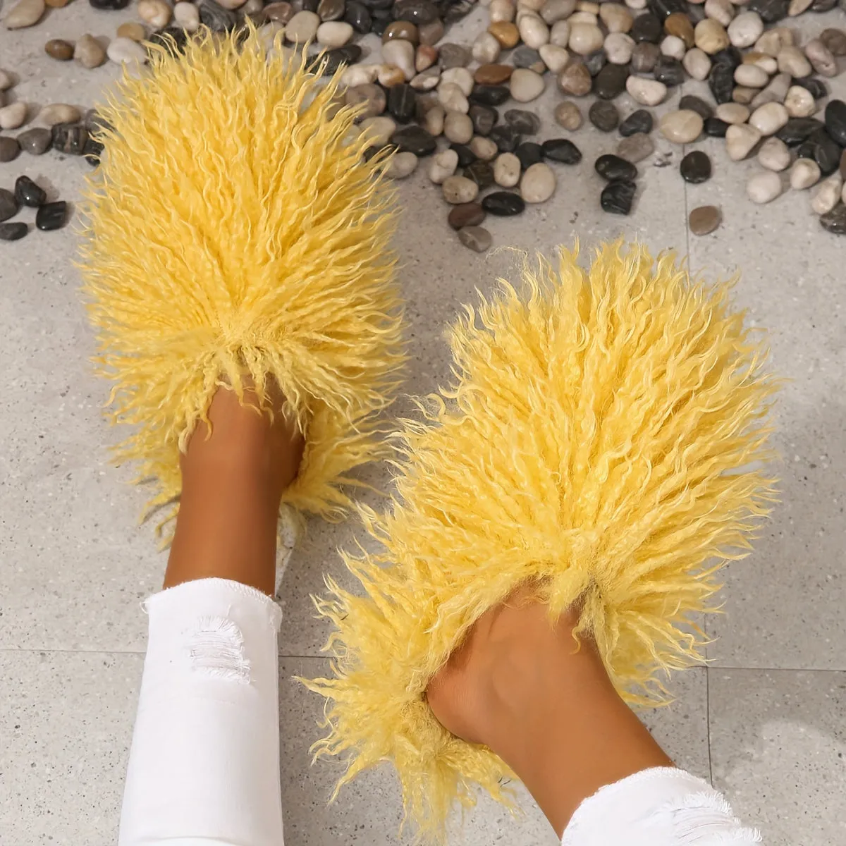 Color Casual Shaggy  Walk In Slippers