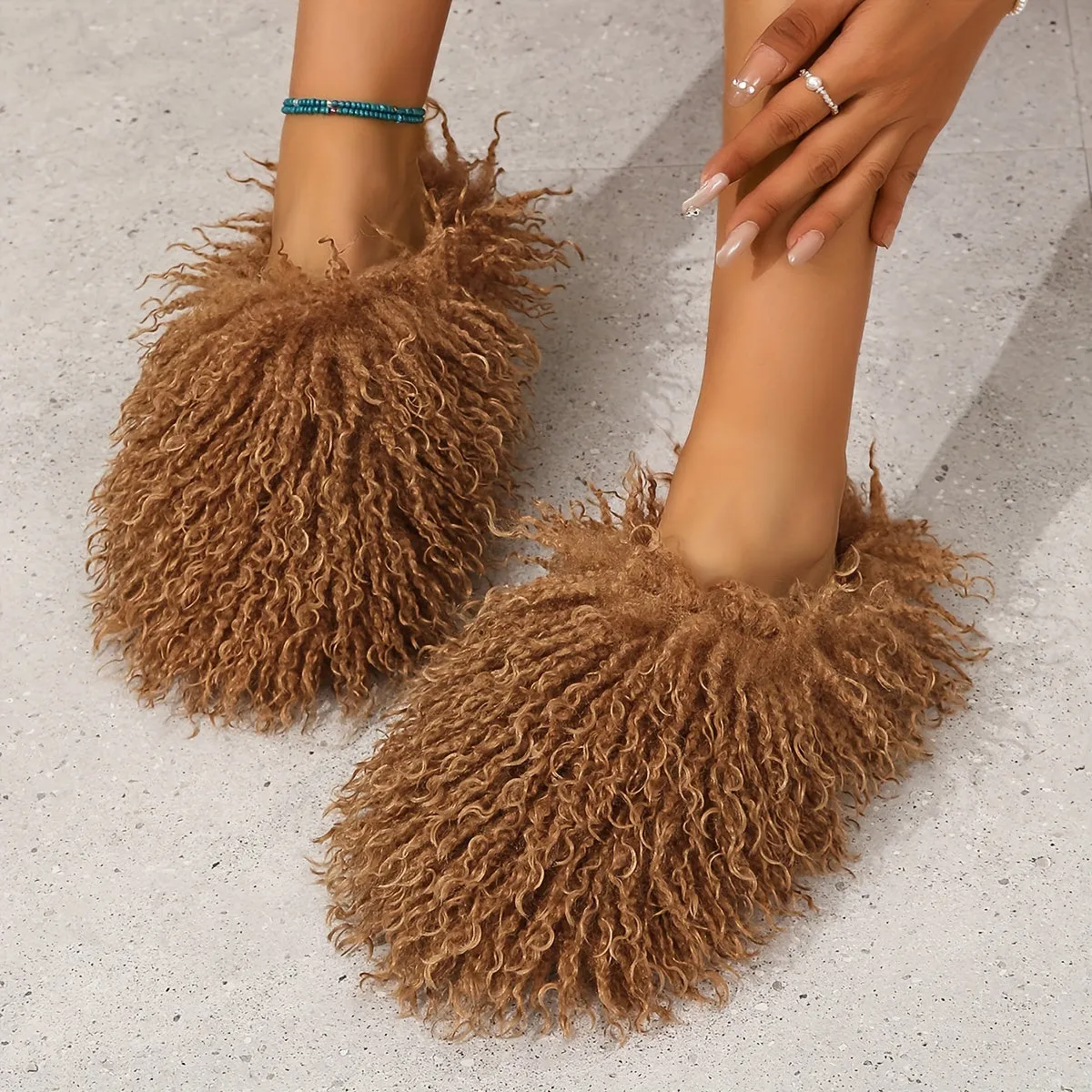 Color Casual Shaggy  Walk In Slippers