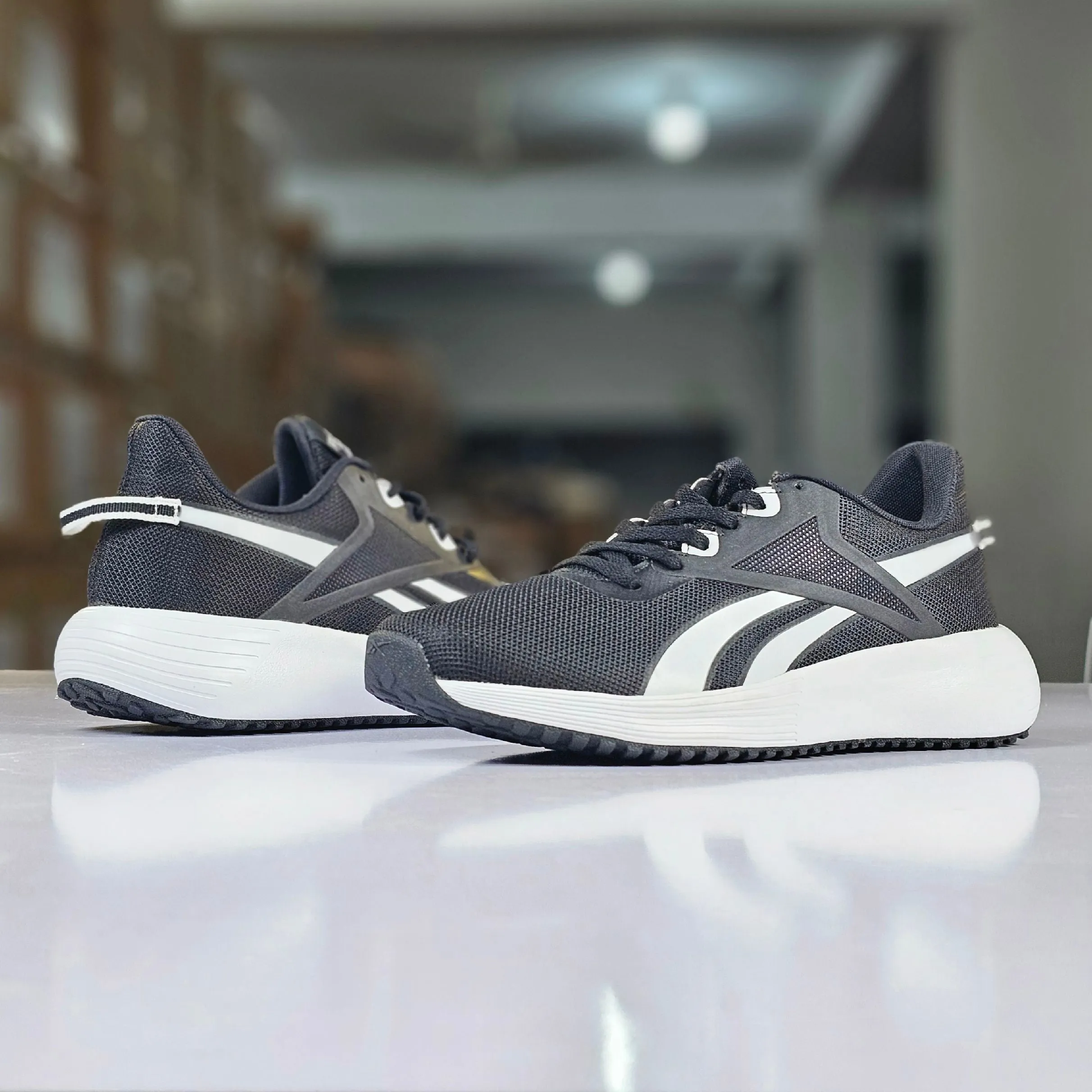 R2 - Men's Reebok Lite Plus 3