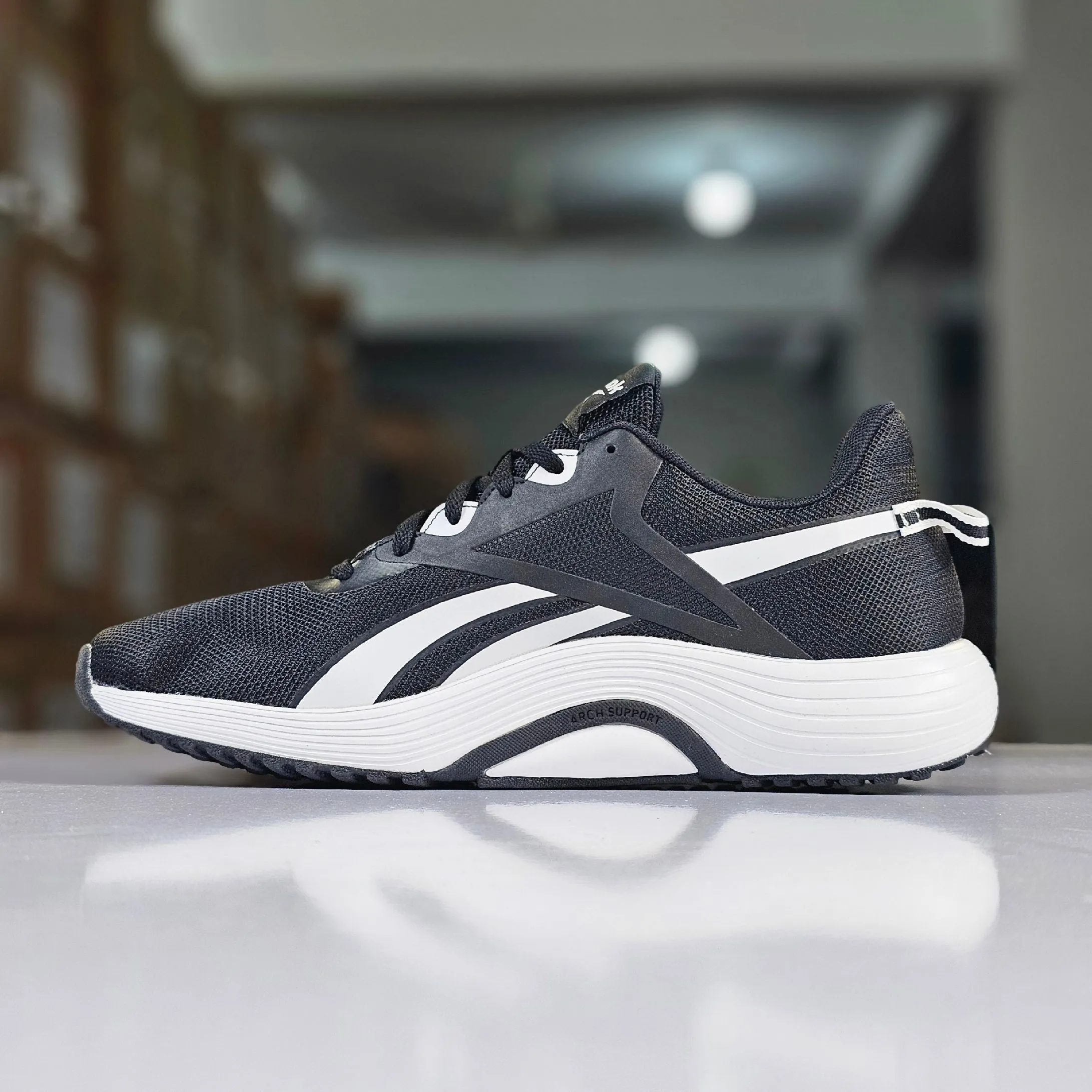 R2 - Men's Reebok Lite Plus 3
