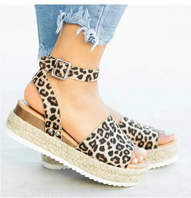Trendy Leisure Ladies' Platform Leather Sandals With Buckle Strap Plus Size
