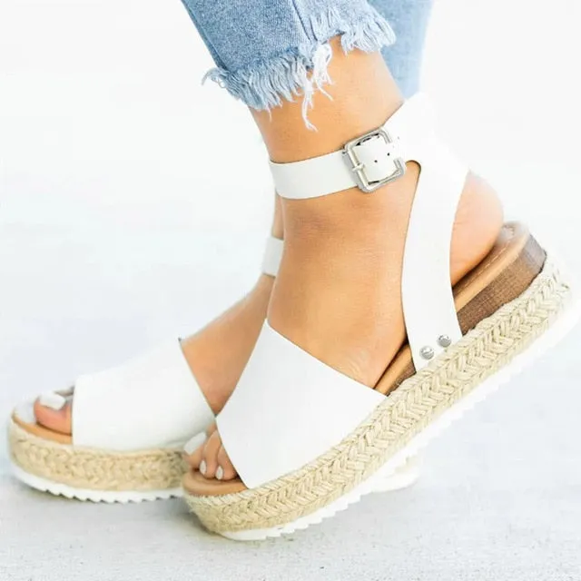 Trendy Leisure Ladies' Platform Leather Sandals With Buckle Strap Plus Size