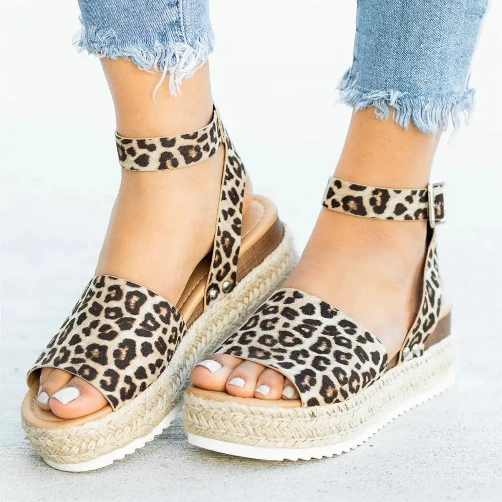 Trendy Leisure Ladies' Platform Leather Sandals With Buckle Strap Plus Size